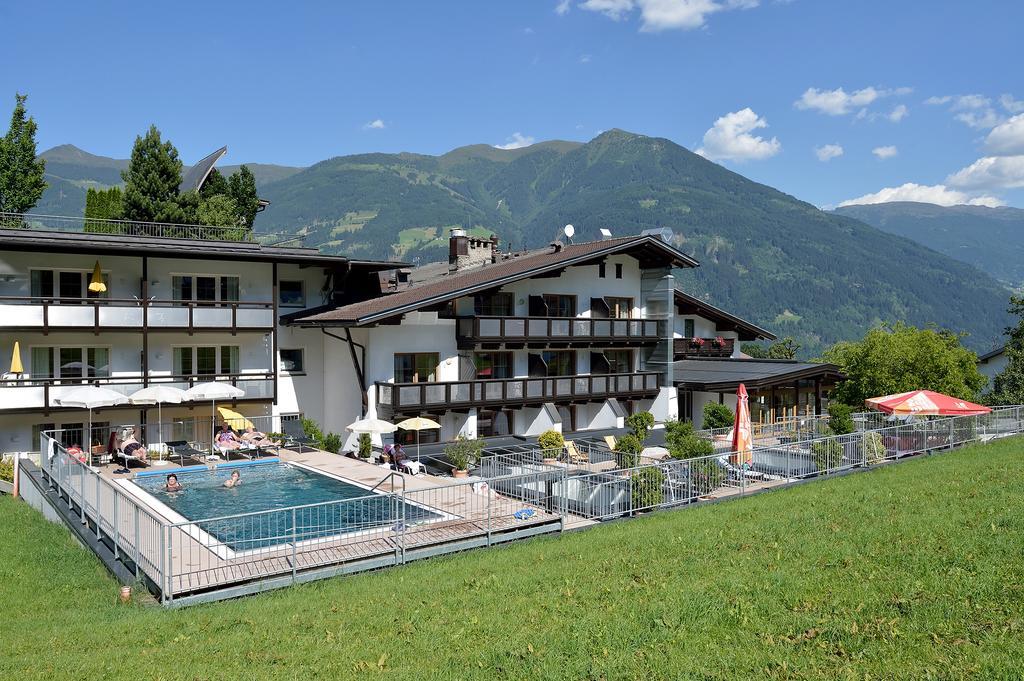 Wohlfuehlhotel Schiestl Fuegen Exterior photo